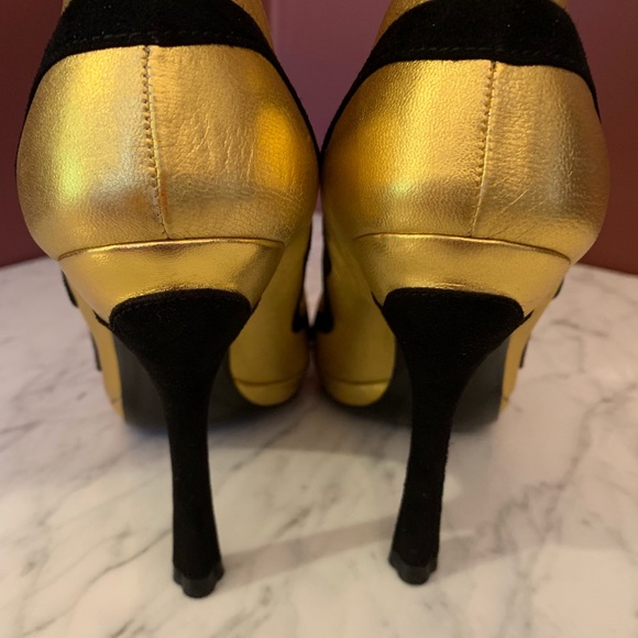 AUTHENTIC PRADA MARY JANE HEELS - Picture 3 of 4